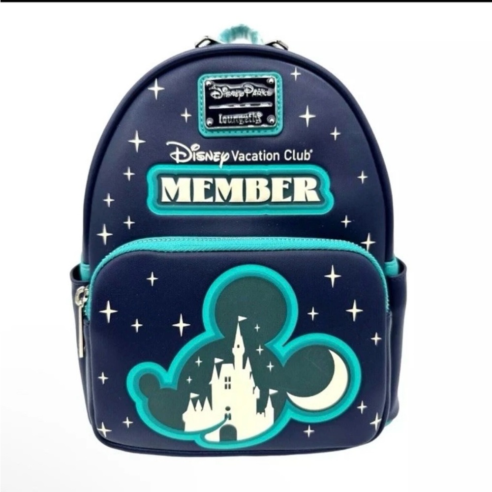 2024 DISNEY VACATION CLUB MEMBER LOUNGEFLY MINI BACKPACK MICKEY GLOW IN DARK DVC